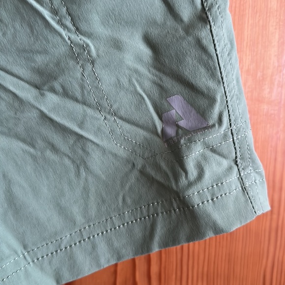 Eddie Bauer shorts - Picture 2 of 5